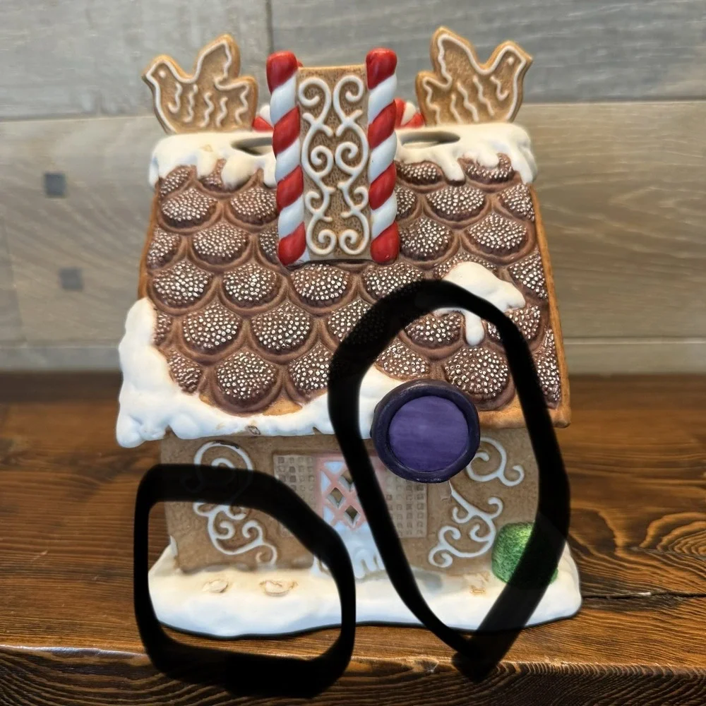 PARTY LITE Ceramic Gingerbread Tealight House P7304 Snow Village Christmas READ